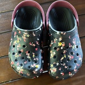 CROCS Kids Floral Shoes - Black and Pink size J3